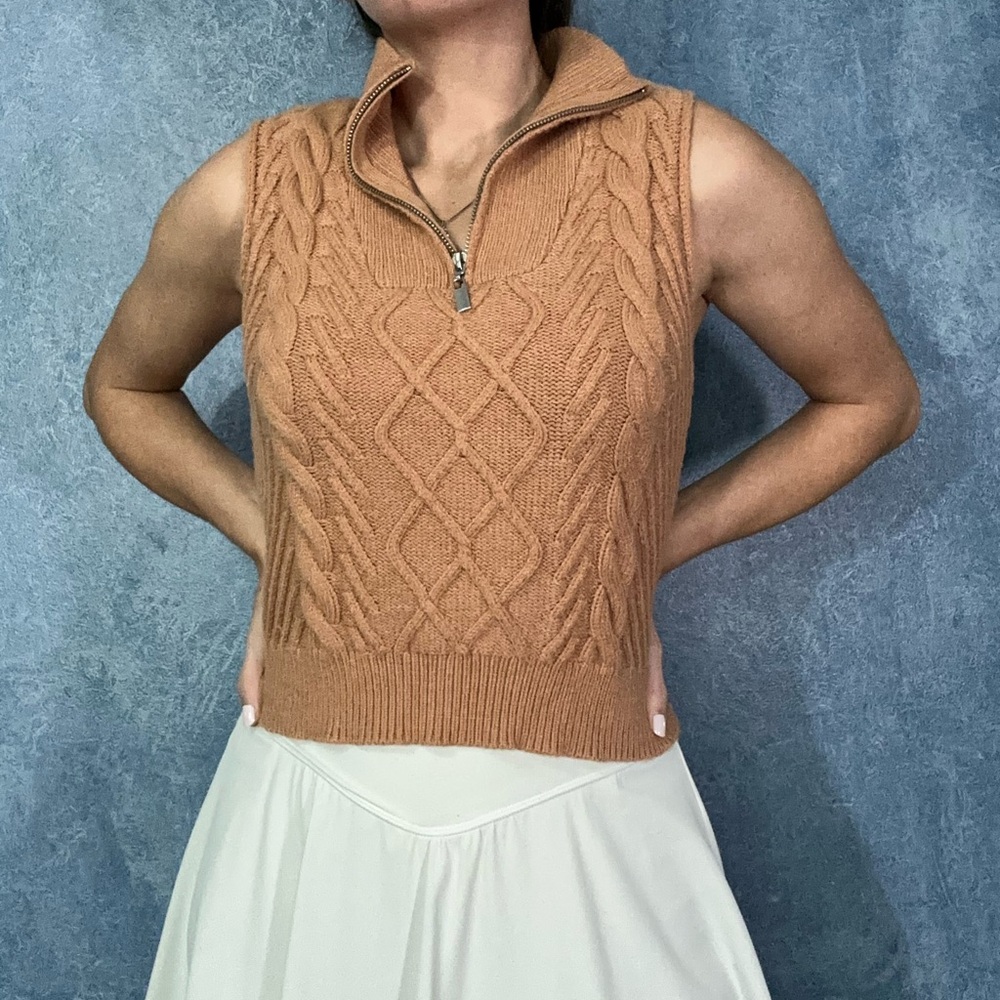 Jessica Simpson Camel Cable Knit Sleeveless Sweater